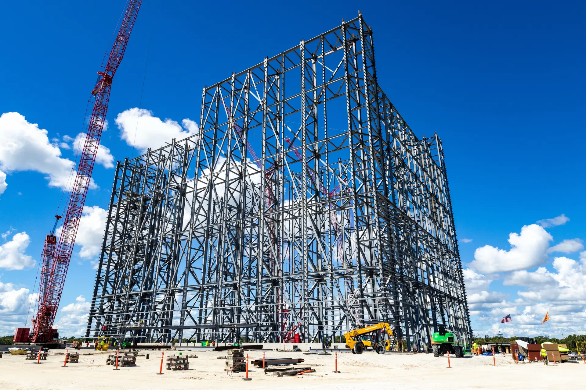 A photo of the construction of a new vertical integration facility, currently underway. Photo credit: Blue Origin